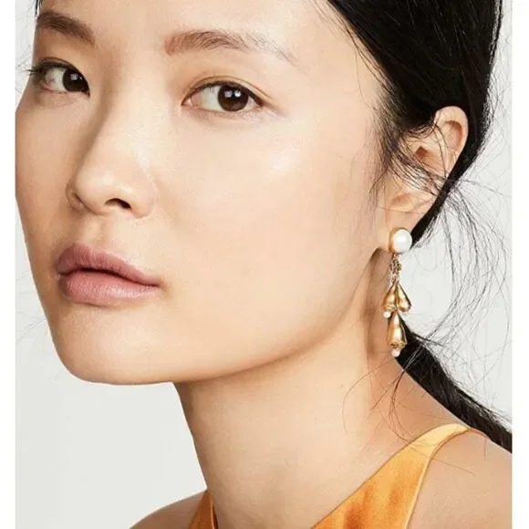 NWOT. Tory Burch Poetry of thing chandelier pearl Dangle Earrings - Picture 3 of 6